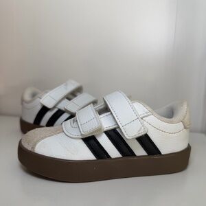 Adidas Toddler Kids VI Court 3.0  White and Black Sneakers, Gently Worn, Size 7T